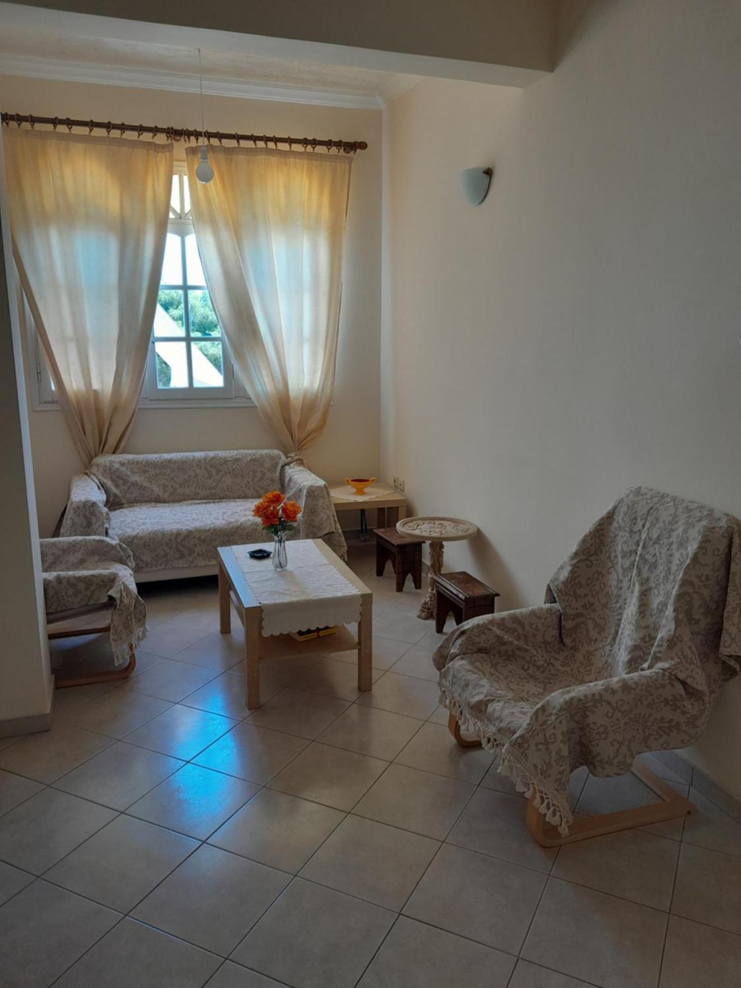 Barbara II Hotel Agia Marina  Buitenkant foto
