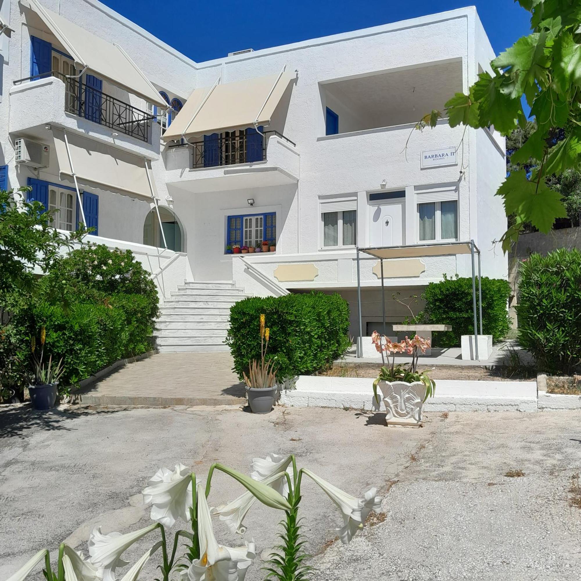 Barbara II Hotel Agia Marina  Buitenkant foto