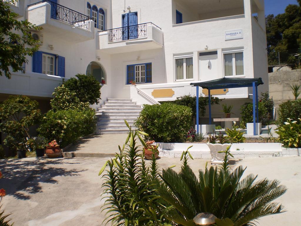 Barbara II Hotel Agia Marina  Buitenkant foto