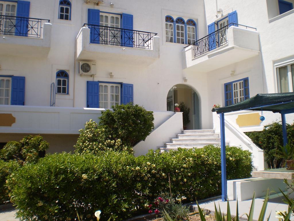 Barbara II Hotel Agia Marina  Buitenkant foto